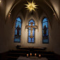 Der Altarraum zur Weihnachtszeit